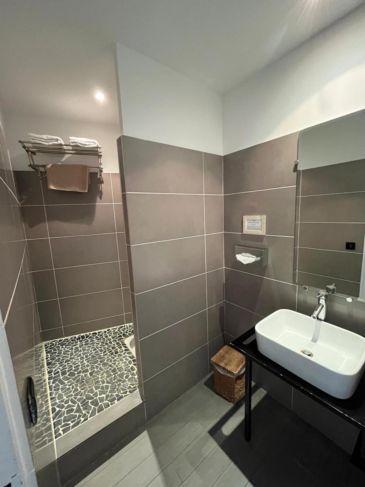 Hotel A La Voile Blanche Bouzigues Zewnętrze zdjęcie